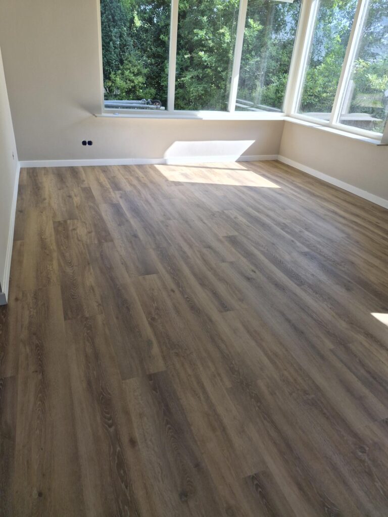 PVC vloer Lutjegast Mflor Authentic Oak XL Piedmont gelegd door Borger Maatwerk aan Huis