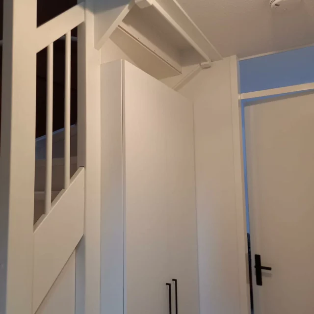 Prachtige trapkast in Meerstad geplaatst. Trap is dicht gemaakt, interieur geplaatst en Strongline deuren ervoor! Wilt u ook weten wat er mogelijk is onder uw trap? Laat het ons weten... App op 0641190549